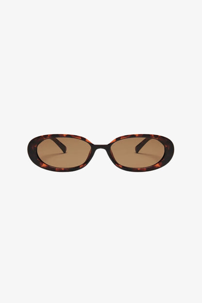 Oval Sunglasses in Tortoise - Retro Coastal Chic Style