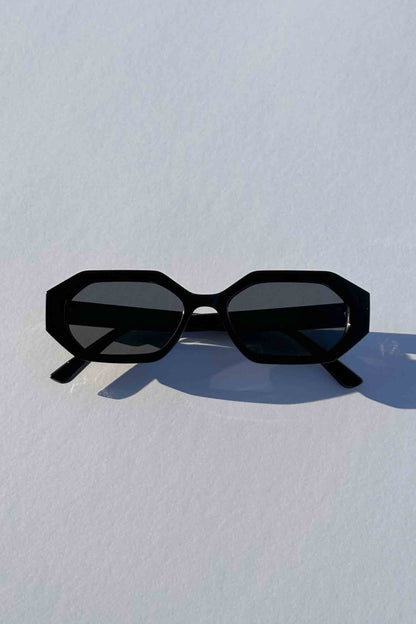 HEXAGON SUNGLASSES BLACK - THE LOOKING FORWARD