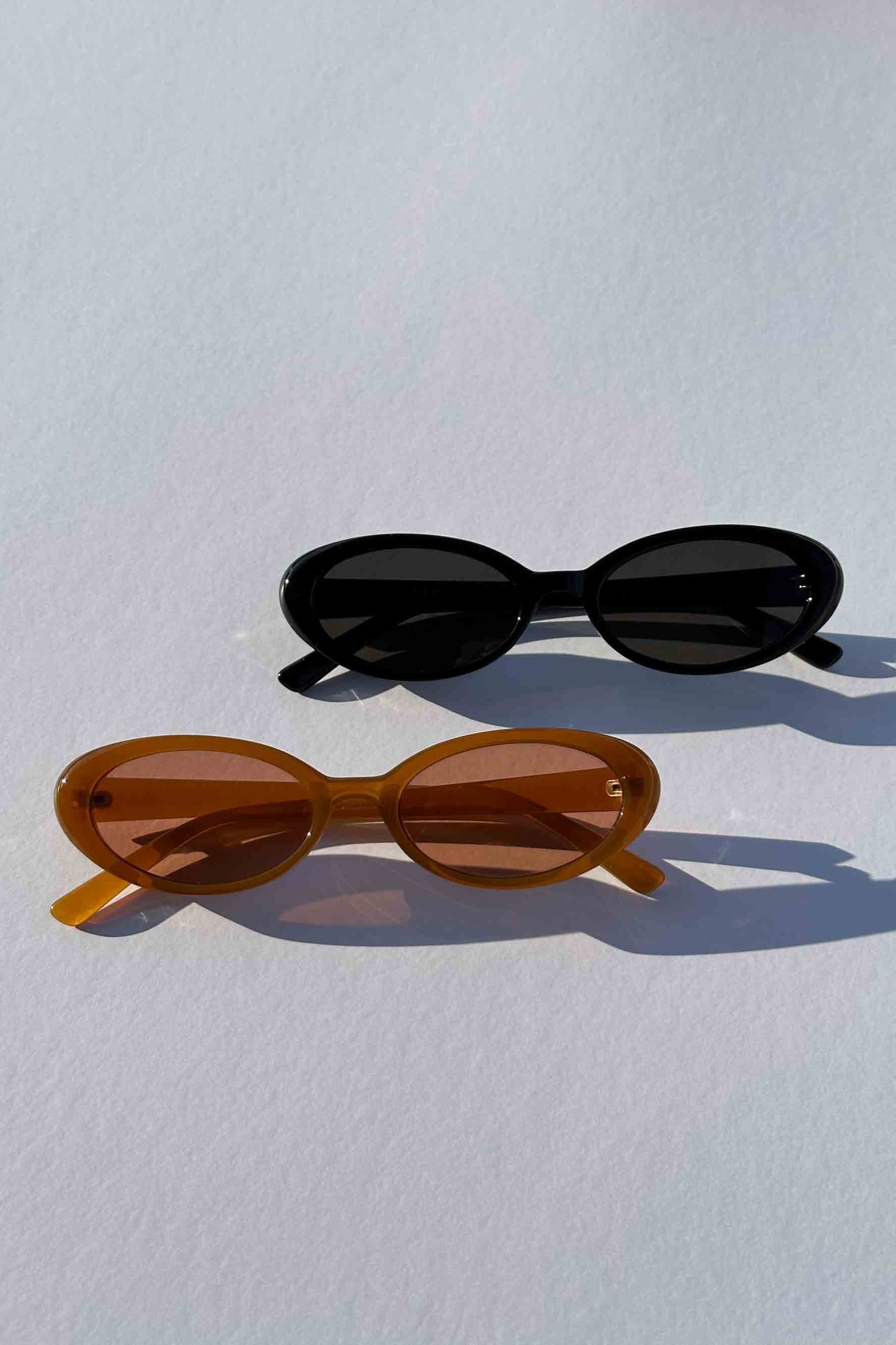 LEA OVAL SUNGLASSES - THE LOOKING FORWARD