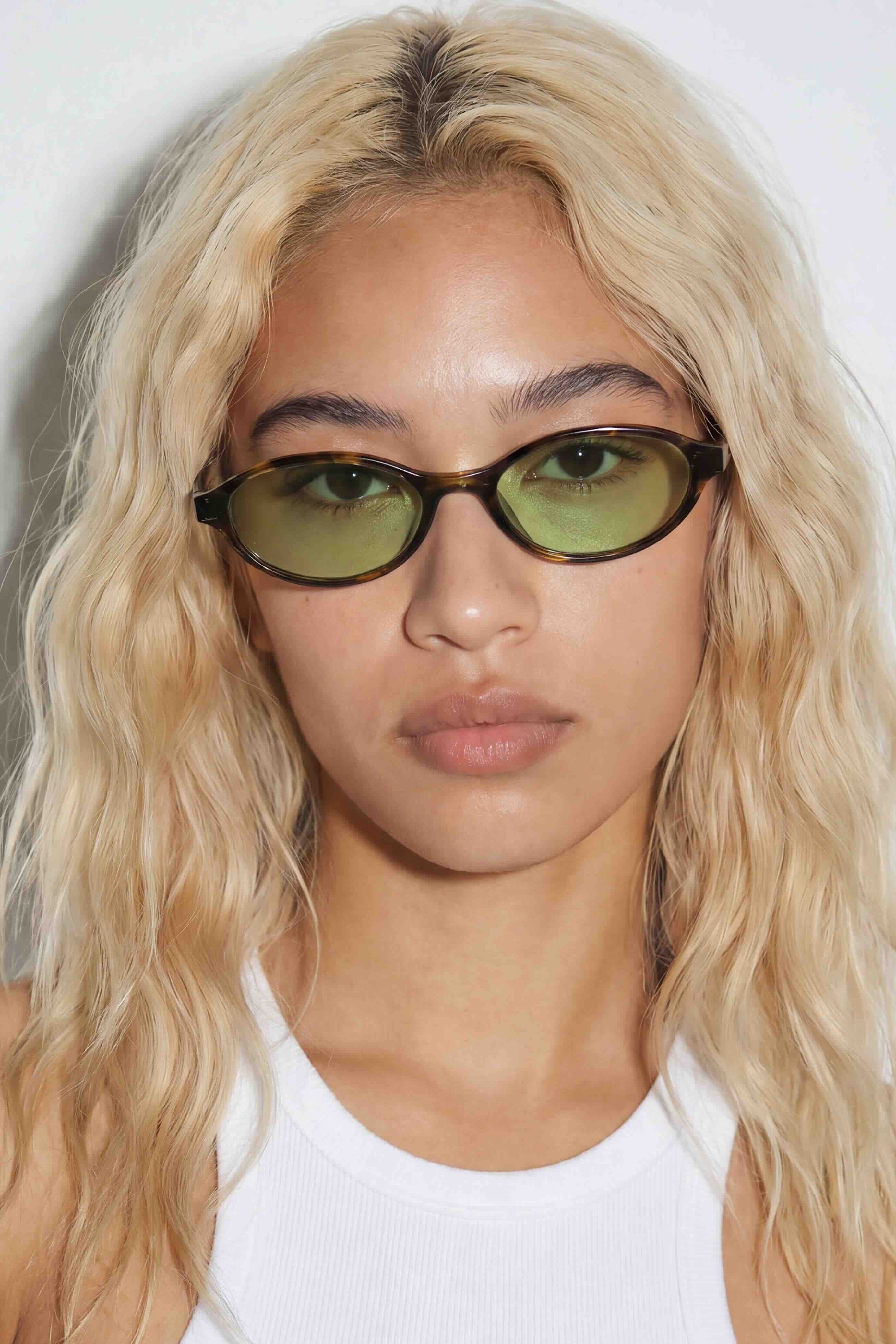 YUI  - Oval Sunglasses