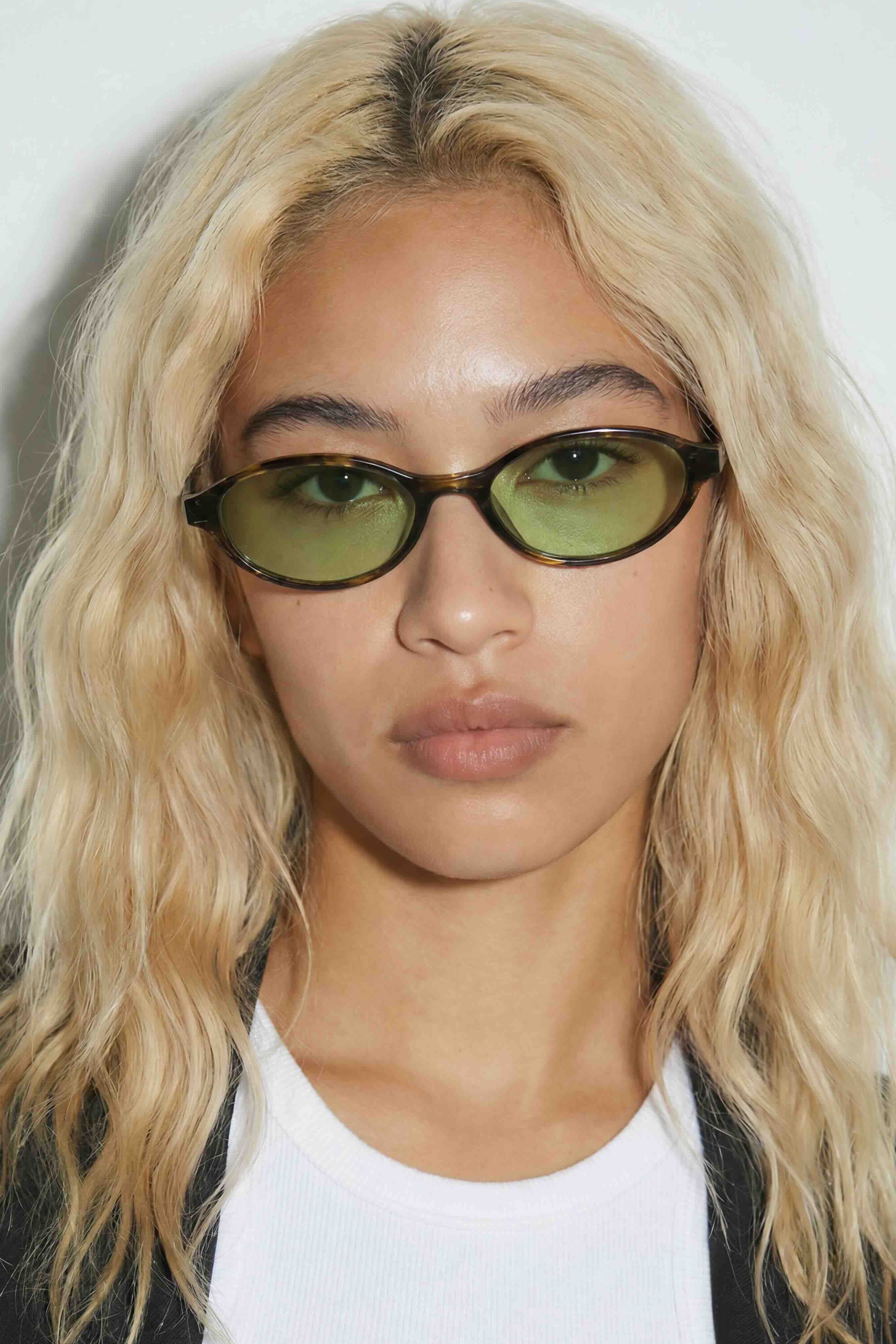 YUI  - Oval Sunglasses