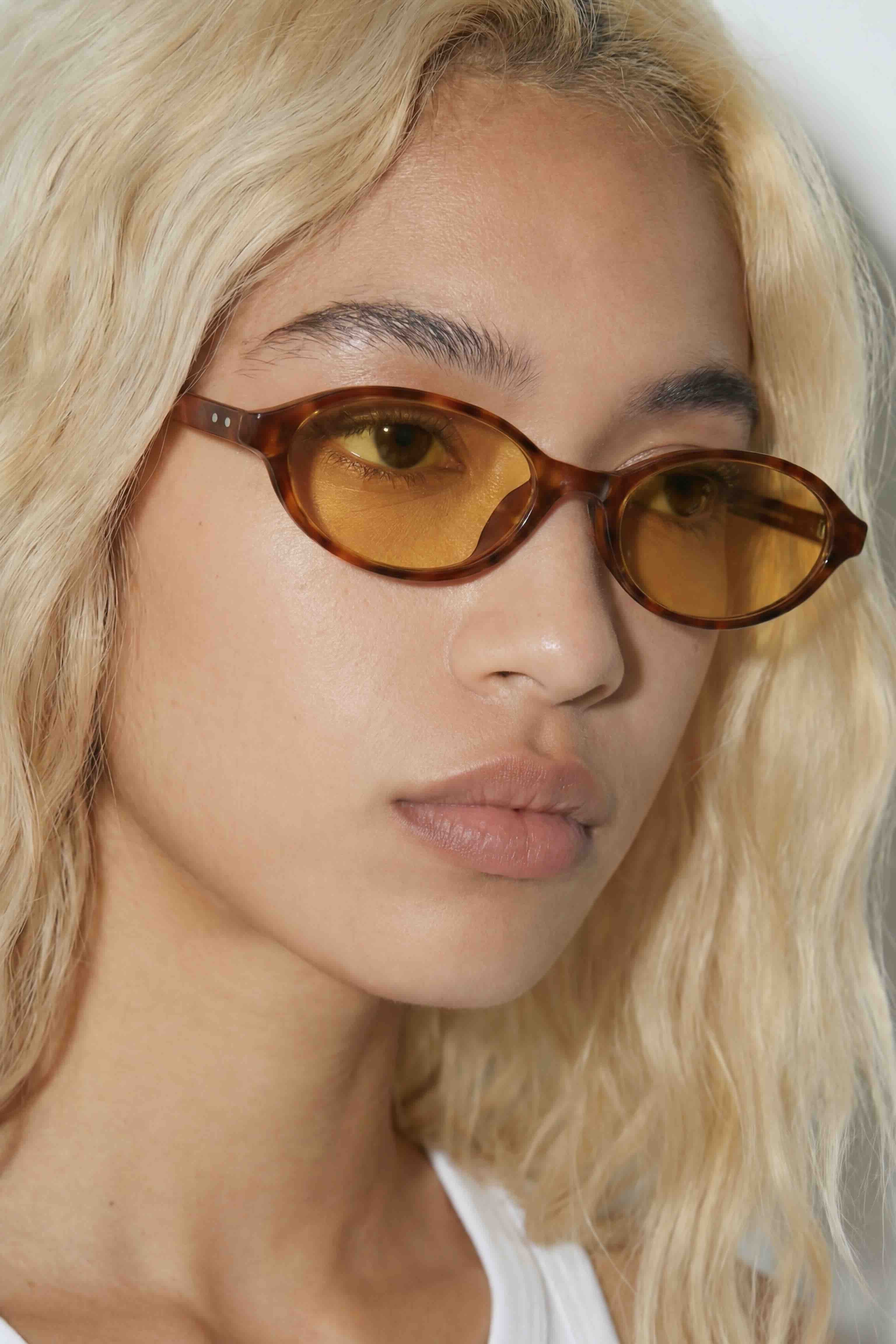 YUI  - Oval Sunglasses