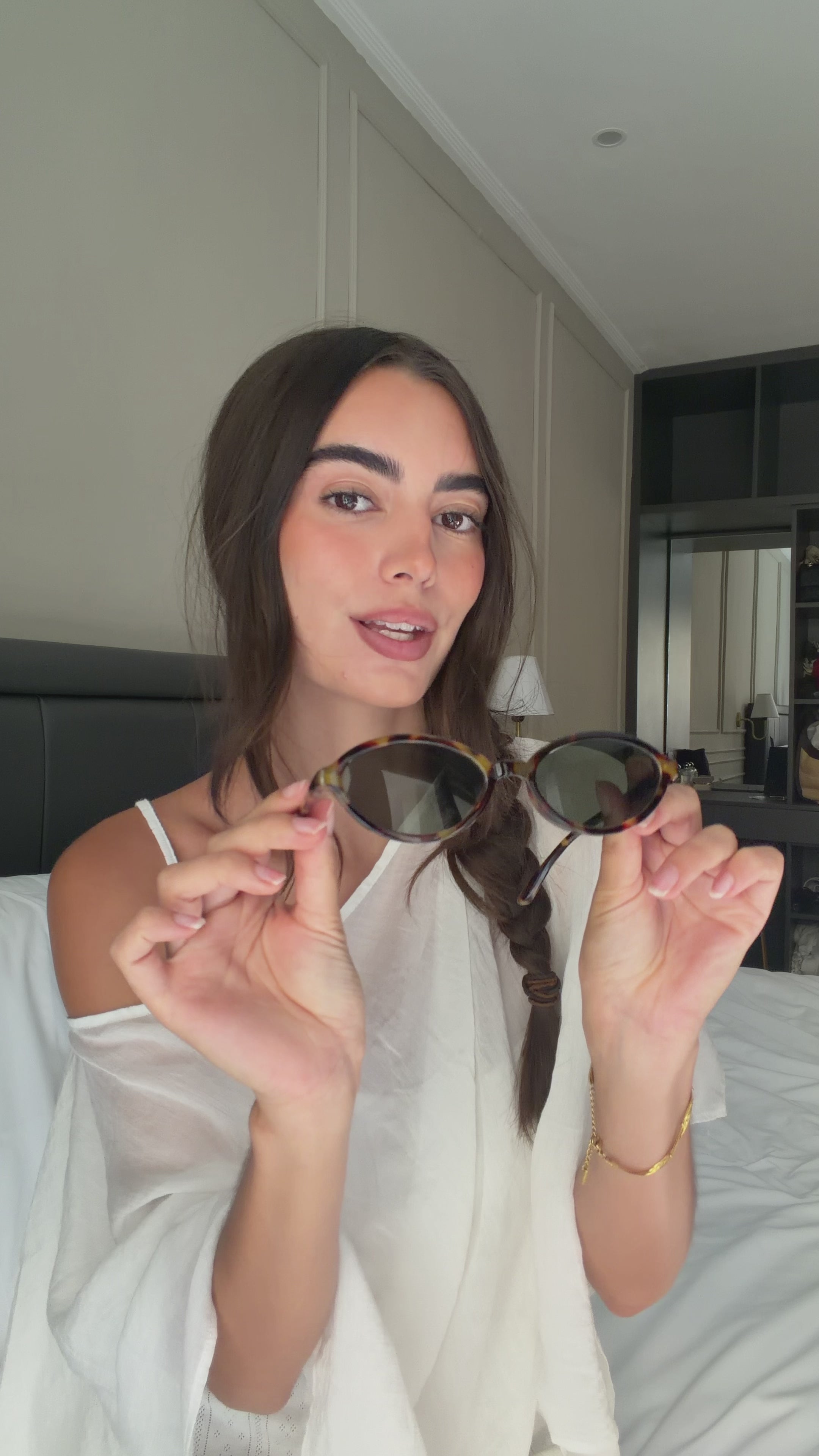 REA - Oval Sunglasses